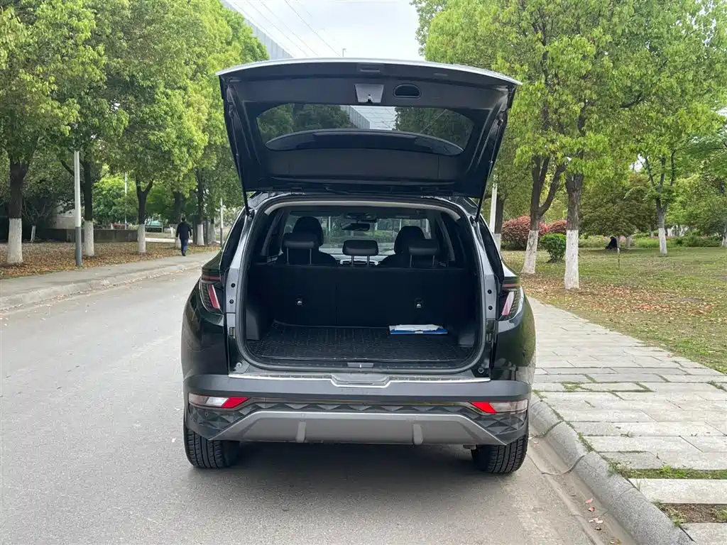 Hyundai Tucson L 1.5T 2WD DLX Luxury 2023 - thumbnail 9