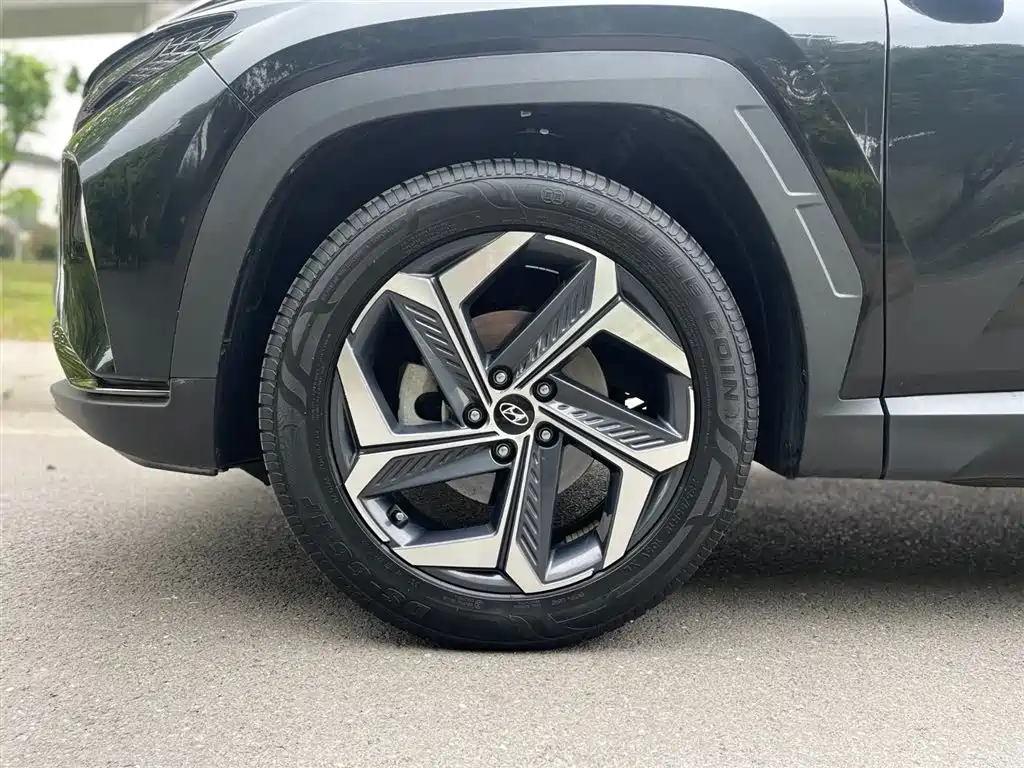 Hyundai Tucson L 1.5T 2WD DLX Luxury 2023 - thumbnail 10