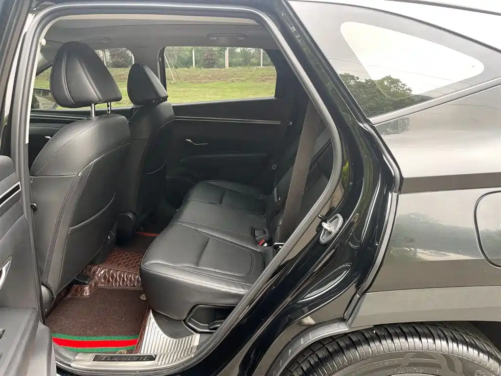 Hyundai Tucson L 1.5T 2WD DLX Luxury 2023 - thumbnail 14