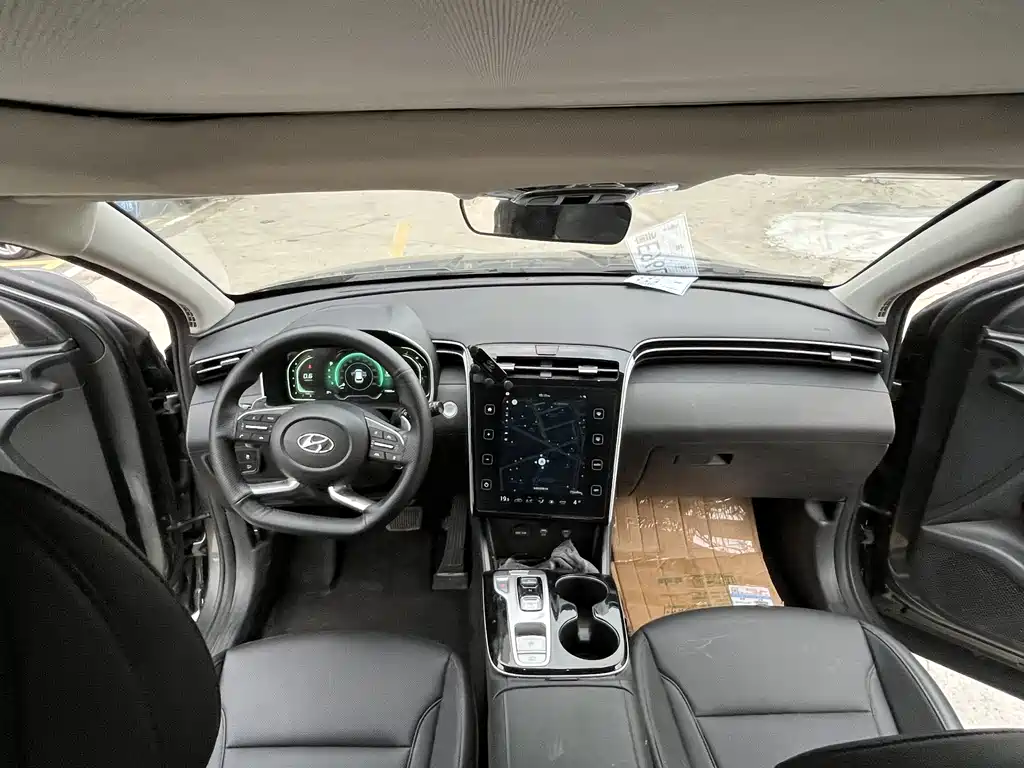 Hyundai Tucson L 1.5T 2WD DLX Luxury 2024 - thumbnail 10