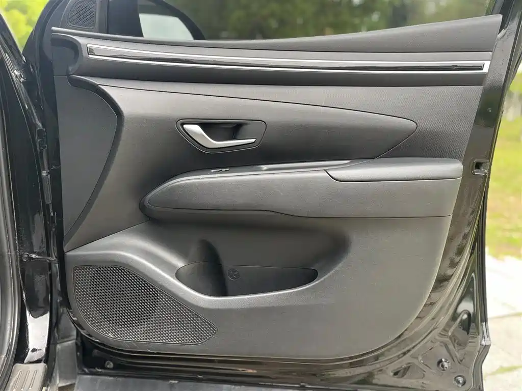 Hyundai Tucson L 1.5T 2WD DLX Luxury 2023 - thumbnail 19