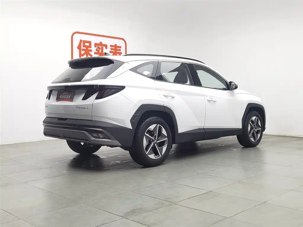Hyundai Tucson L 1.5T Prestige 2025 - thumbnail 2
