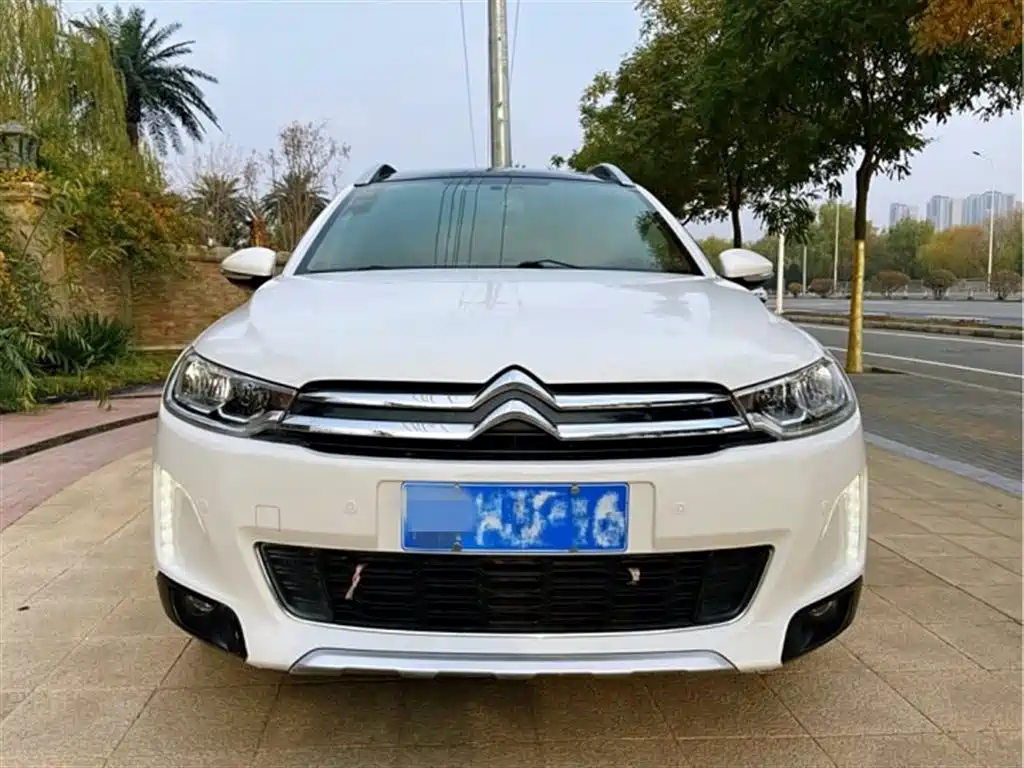 Citroen Citroën C3-XR 2015 1.6THP Automatic Flagship Edition 2015 - thumbnail 2