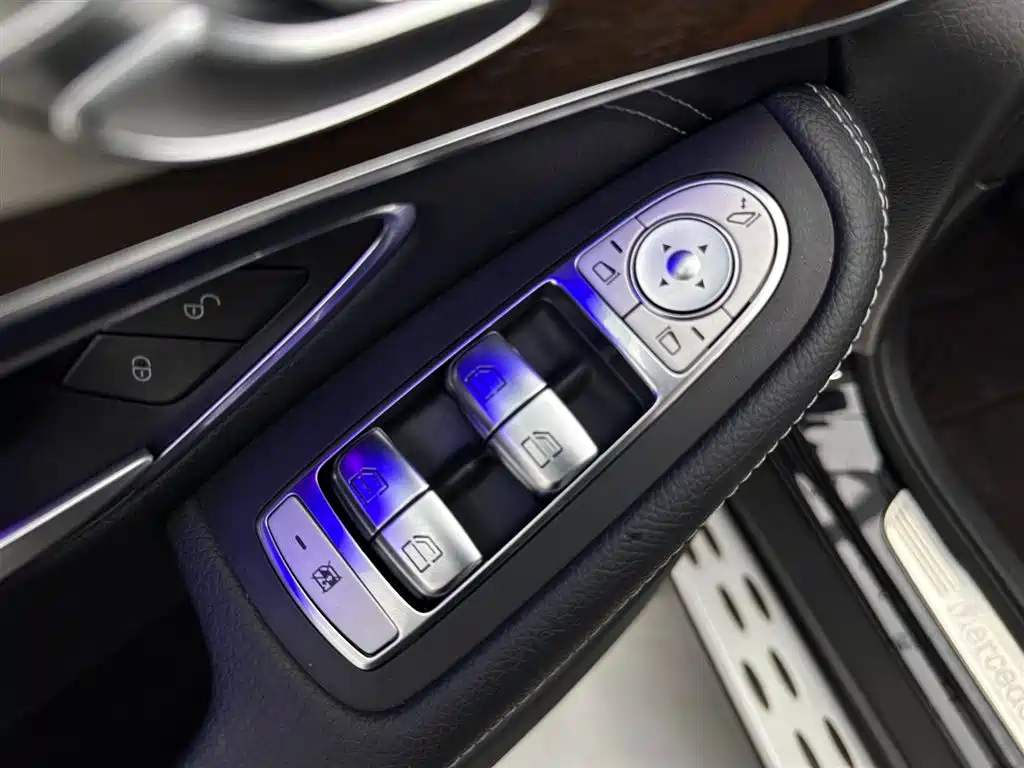 Mercedes-Benz Mercedes-Benz GLC 2020 Facelift GLC 300 L 4MATIC Dynamic 2020 - thumbnail 25
