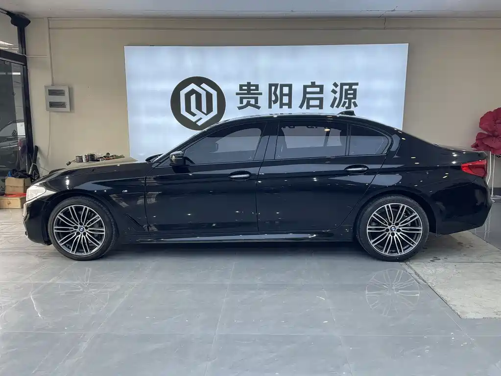 BMW BMW 5 Series 2018 Model Year Facelift 530Li Leading M Sport Package 2018 - thumbnail 3