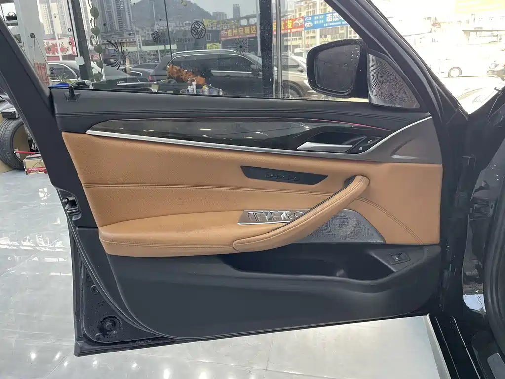 BMW BMW 5 Series 2018 Model Year Facelift 530Li Leading M Sport Package 2018 - thumbnail 4
