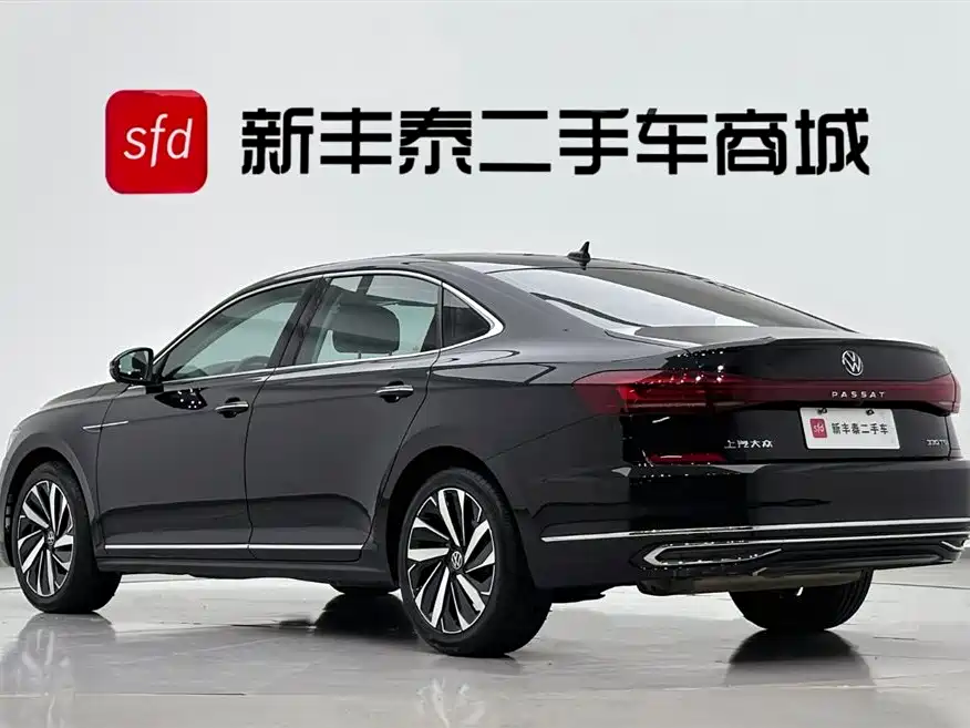 Volkswagen Passat 2023 Facelift 330TSI Luxury Edition 2023 - thumbnail 6