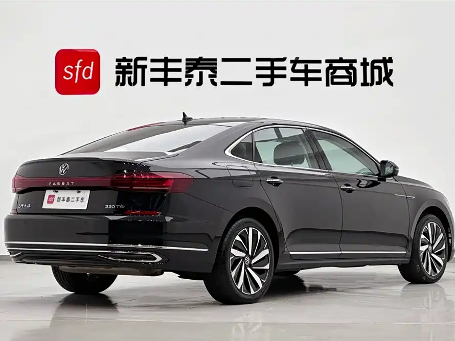 Volkswagen Passat 2023 Facelift 330TSI Luxury Edition 2023 - thumbnail 7