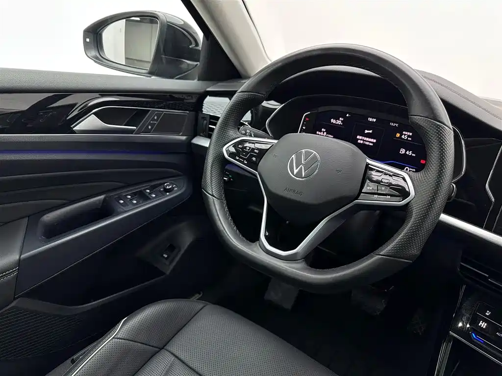 Volkswagen Passat 2023 Facelift 330TSI Luxury Edition 2023 - thumbnail 10