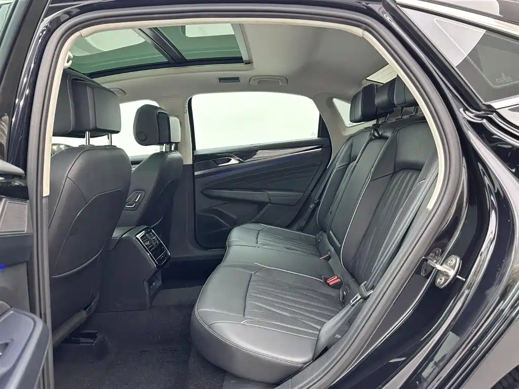 Volkswagen Passat 2023 Facelift 330TSI Luxury Edition 2023 - thumbnail 20
