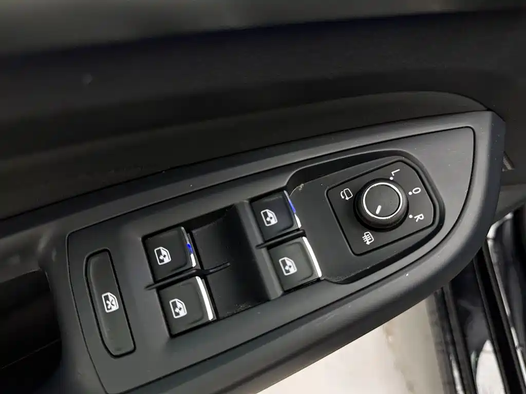 Volkswagen Passat 2023 Facelift 330TSI Luxury Edition 2023 - thumbnail 24