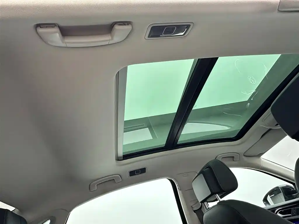 Volkswagen Passat 2023 Facelift 330TSI Luxury Edition 2023 - thumbnail 26