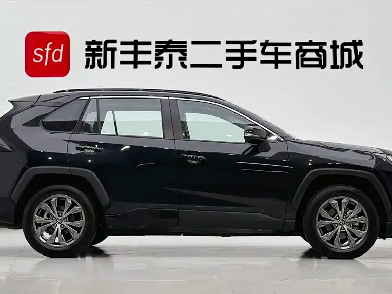 Toyota RAV4 2023 2.0L CVT 2WD Fashion Plus Edition 2024 - thumbnail 3