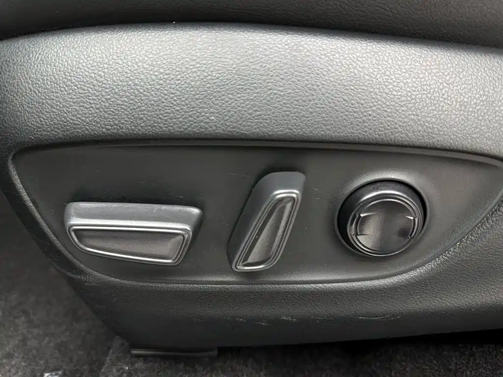 Toyota RAV4 2023 2.0L CVT 2WD Fashion Plus Edition 2024 - thumbnail 26