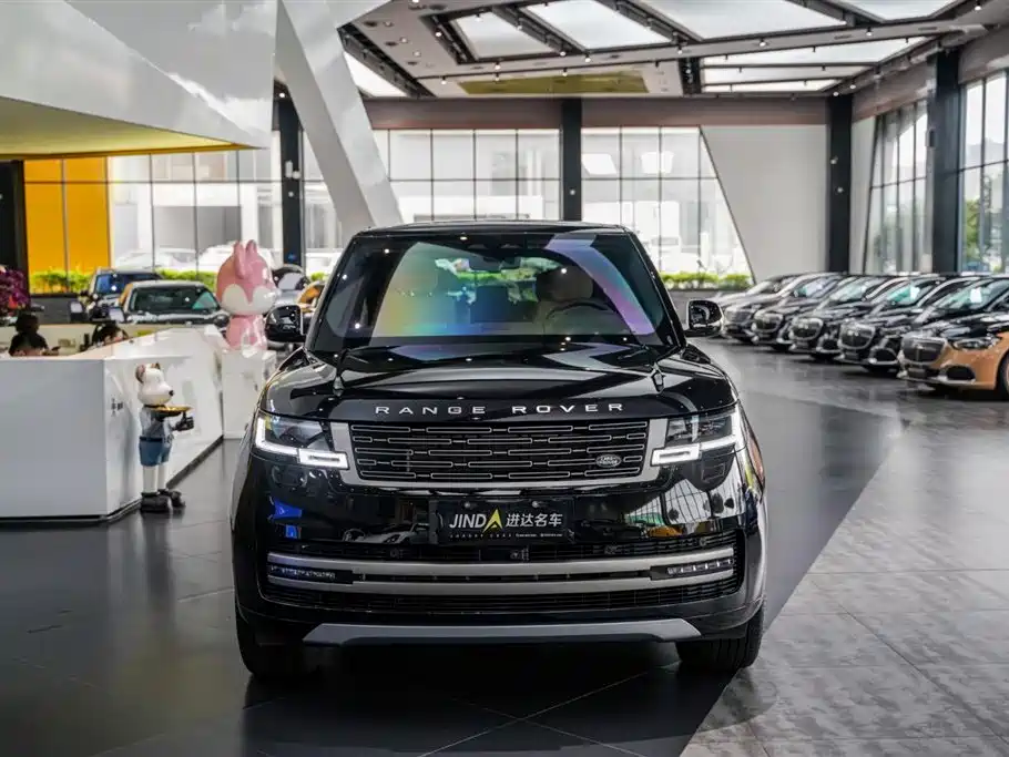 Land Rover Range Rover 2025 3.0 L6 400PS Vogue Long Wheelbase 2025 - thumbnail 4