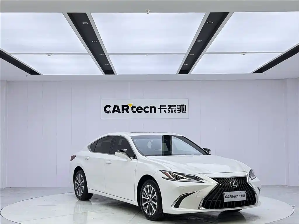 Lexus Lexus ES 2022 Model 200 Excellent Edition 2024 - thumbnail 2