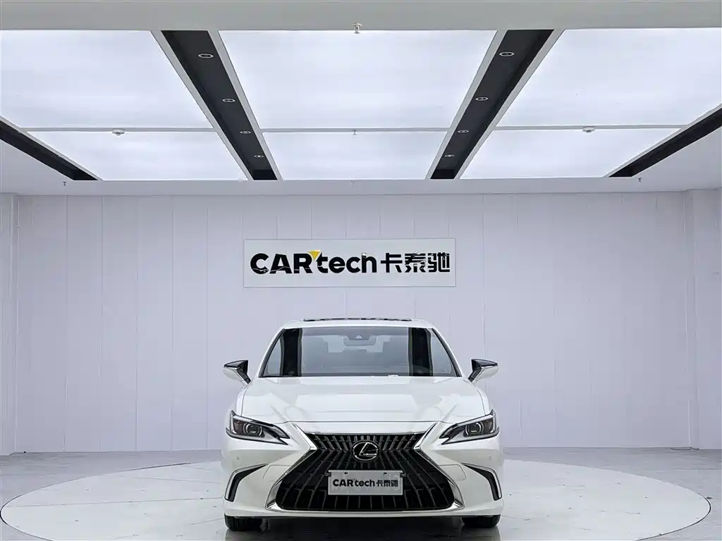 Lexus Lexus ES 2022 Model 200 Excellent Edition 2024 - thumbnail 3