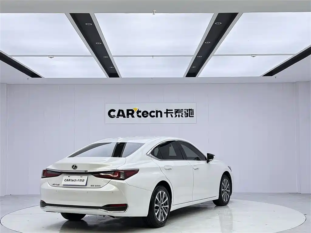 Lexus Lexus ES 2022 Model 200 Excellent Edition 2024 - thumbnail 5