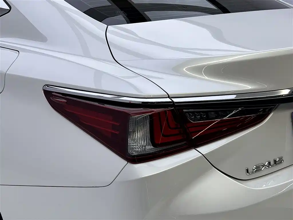 Lexus Lexus ES 2022 Model 200 Excellent Edition 2024 - thumbnail 10
