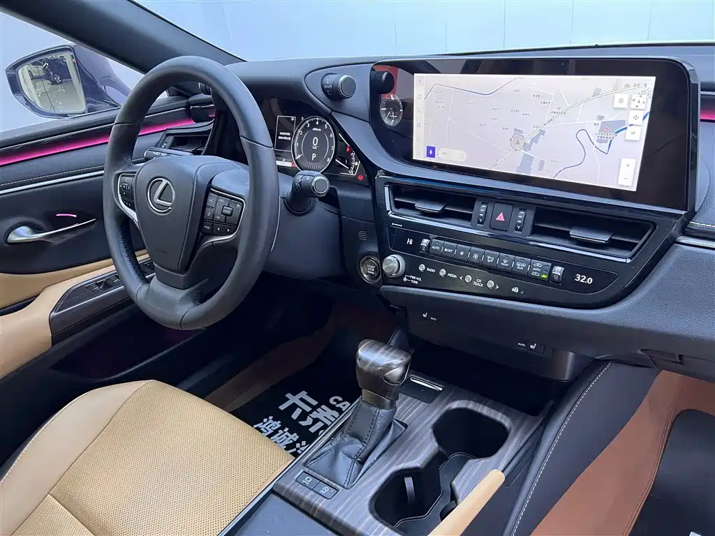 Lexus Lexus ES 2022 Model 200 Excellent Edition 2024 - thumbnail 24