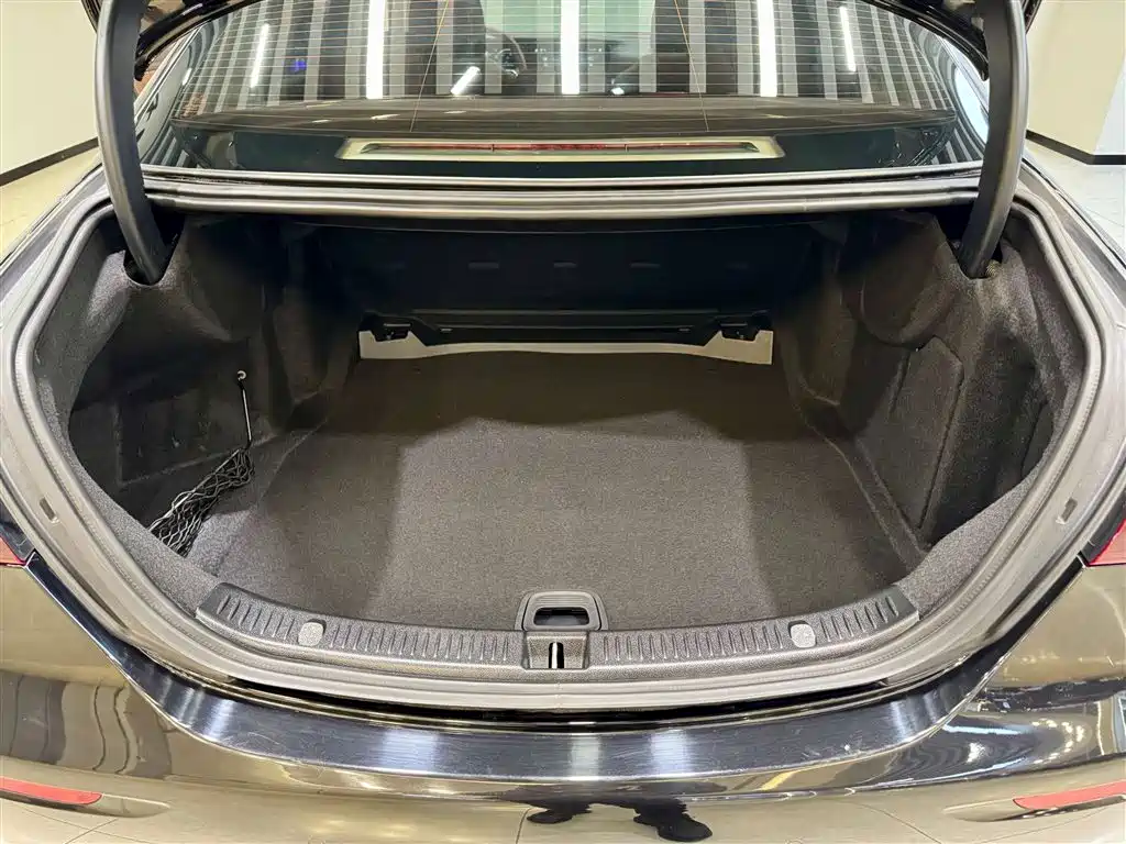 Mercedes-Benz Mercedes-Benz E-Class 2022 Facelift E 300 L Fashion Edition 2022 - thumbnail 12