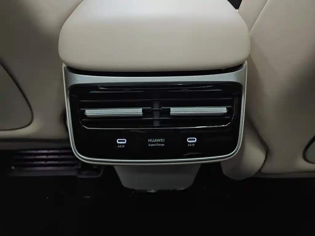 AITO Aito R7 2025 Edition Extended Range 331km Ultra 2025 - thumbnail 13