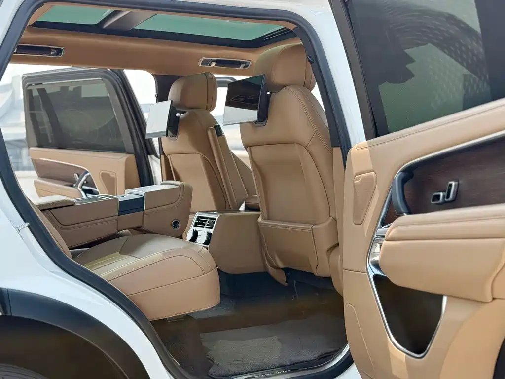 Land Rover Range Rover 2024 3.0 L6 400PS Autobiography Long Wheelbase 2024 - thumbnail 7