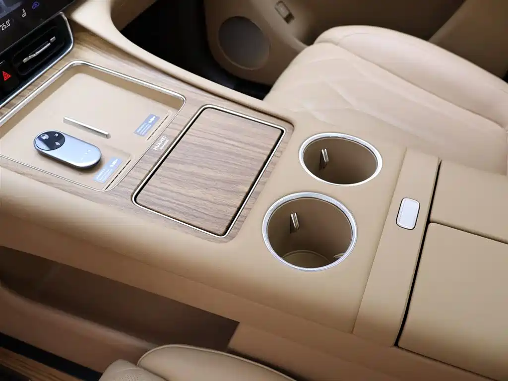 AITO AITO Aito M8 2025 Extended Range Max+ Edition 53.4kWh 6-Seat Version 192-line LiDAR 2025 - thumbnail 12
