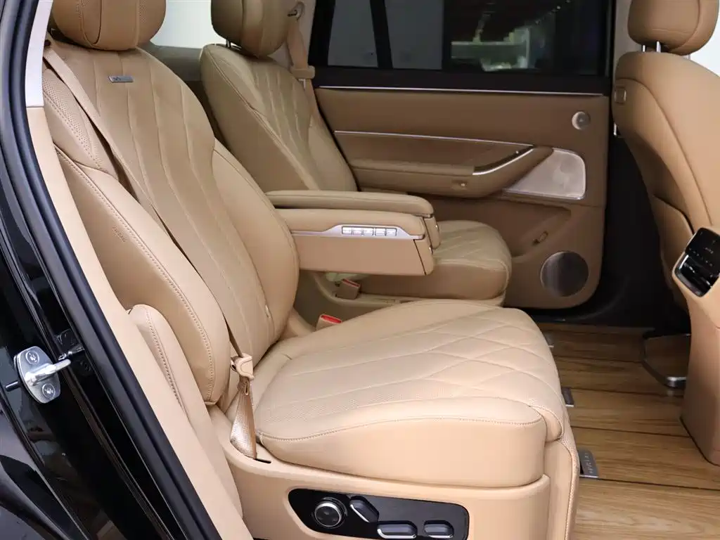 AITO AITO Aito M8 2025 Extended Range Max+ Edition 53.4kWh 6-Seat Version 192-line LiDAR 2025 - thumbnail 24