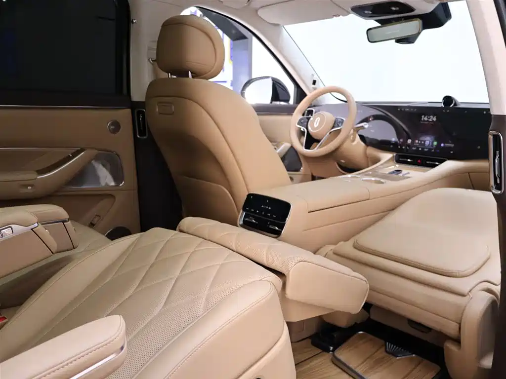 AITO AITO Aito M8 2025 Extended Range Max+ Edition 53.4kWh 6-Seat Version 192-line LiDAR 2025 - thumbnail 26