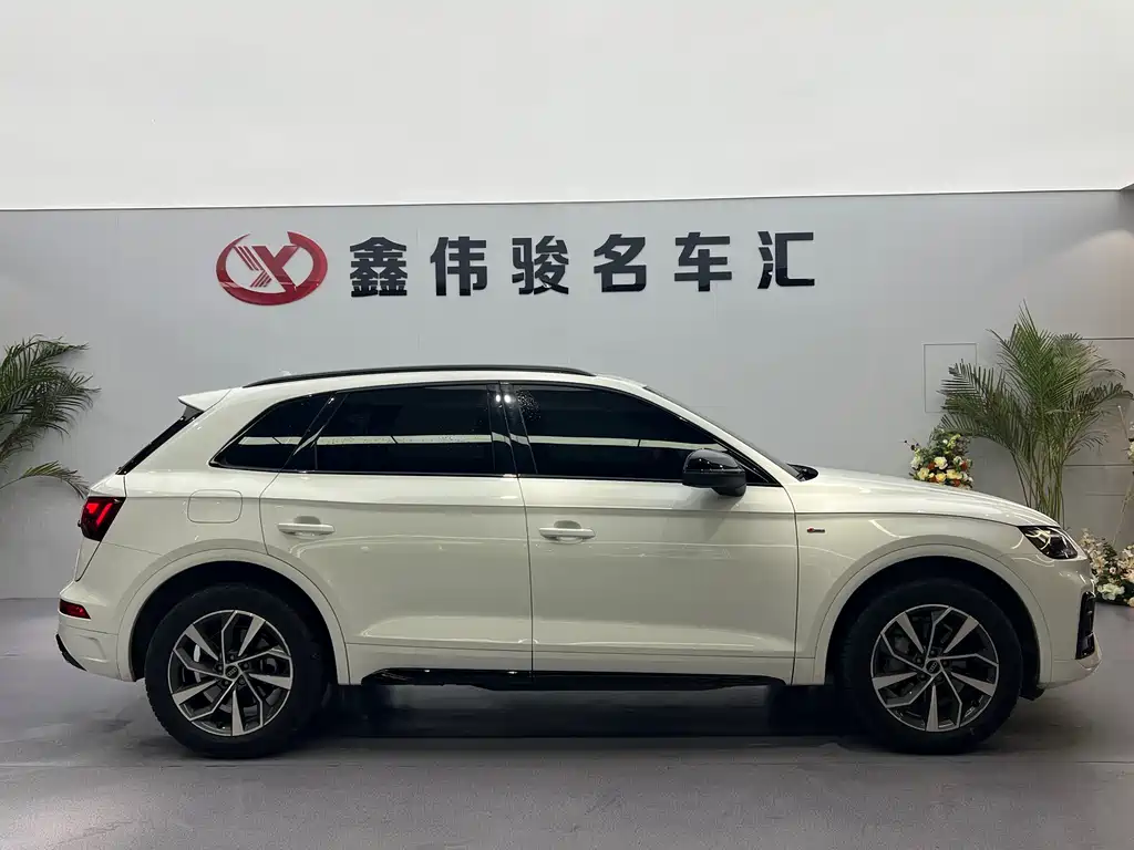 Audi Audi Q5L 2023 40T Premium Dynamic Model 2024 - thumbnail 5
