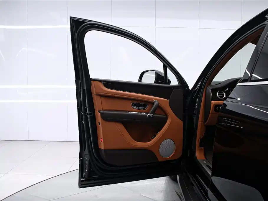 Bentley Bentayga 2018 4.0T V8 2019 - thumbnail 11