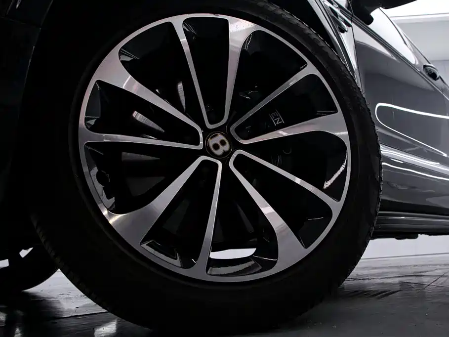 Bentley Bentayga 2018 4.0T V8 2019 - thumbnail 16