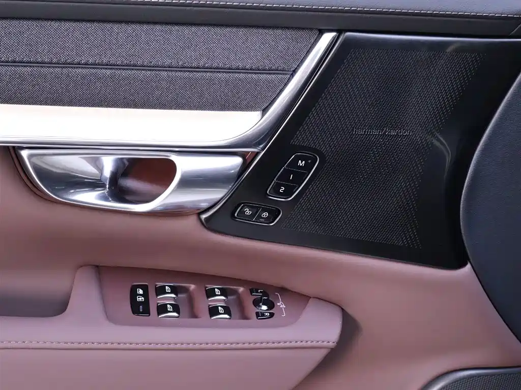 Volvo Volvo S90 2026 B5 Intelligent Luxury Edition 2026 - thumbnail 17
