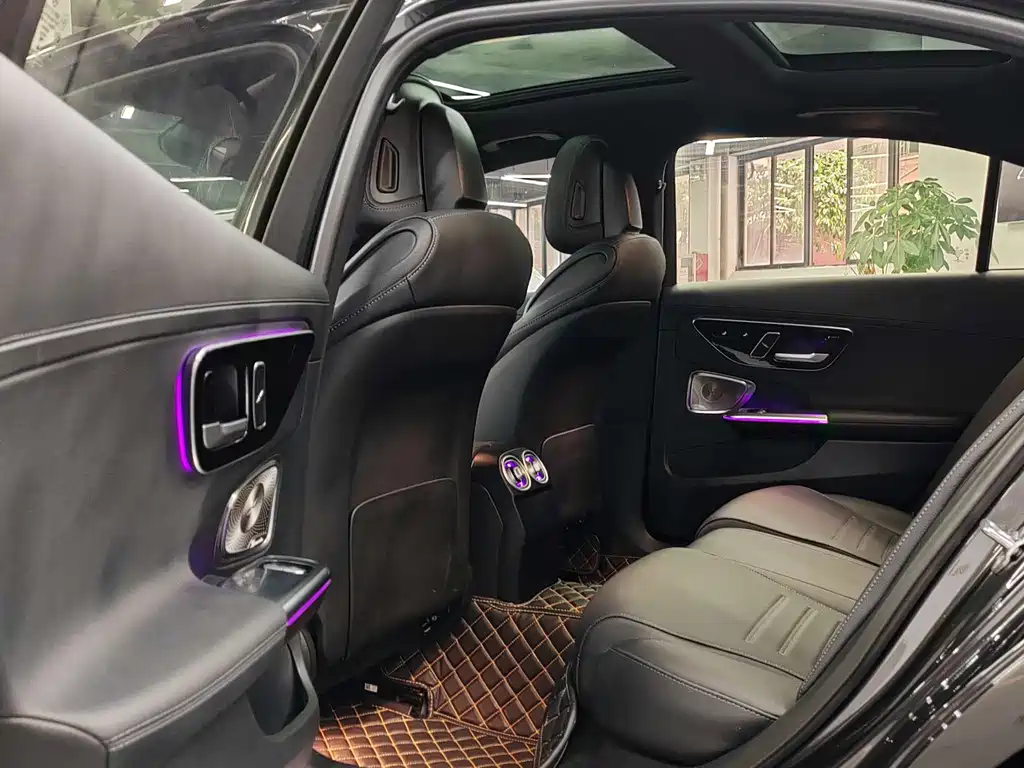 Mercedes-Benz Mercedes-Benz C-Class 2023 C 260 L Night Sport Edition 2023 - thumbnail 6
