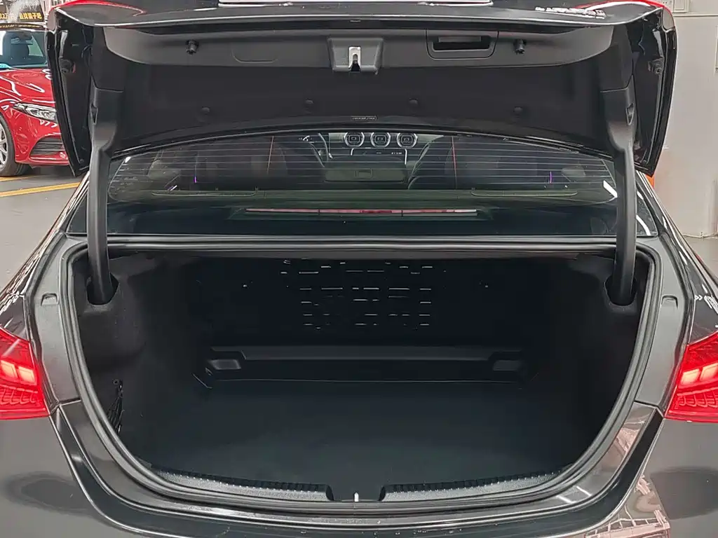 Mercedes-Benz Mercedes-Benz C-Class 2023 C 260 L Night Sport Edition 2023 - thumbnail 12
