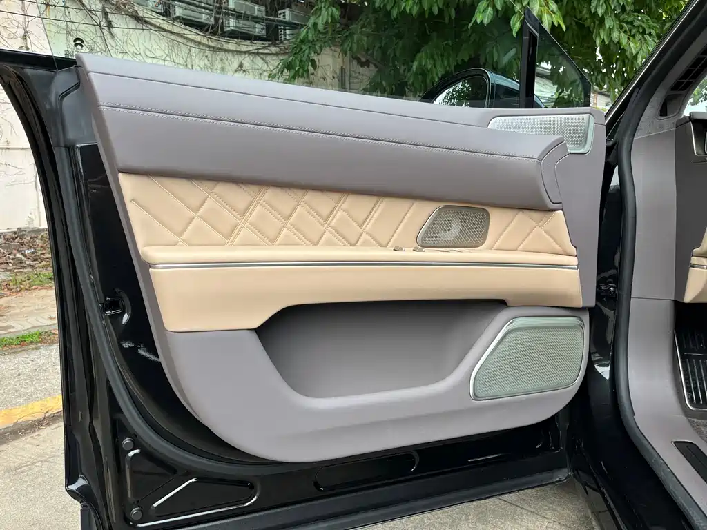 NIO NIO ET9 2025 102kWh Signature Edition 2025 - thumbnail 12