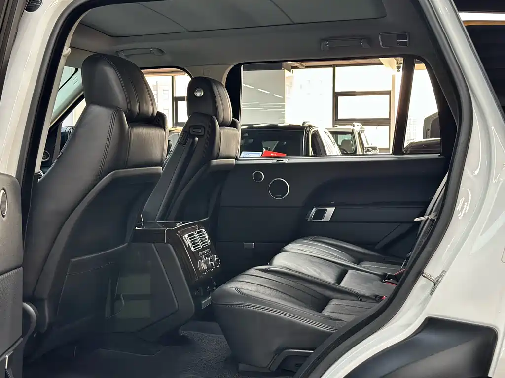 Land Rover Range Rover 2017 3.0 SC V6 Vogue LWB 2017 - thumbnail 8