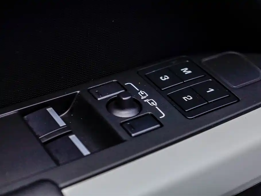 Land Rover Land Rover Defender 2023 Model Year Facelift 90 3.0T P400 X 2023 - thumbnail 24