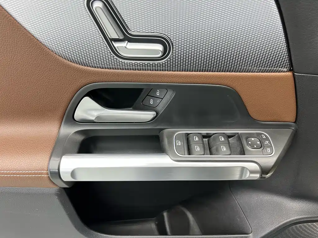 Mercedes-Benz Mercedes-Benz GLB 2023 GLB 200 Fashion Edition 2023 - thumbnail 3