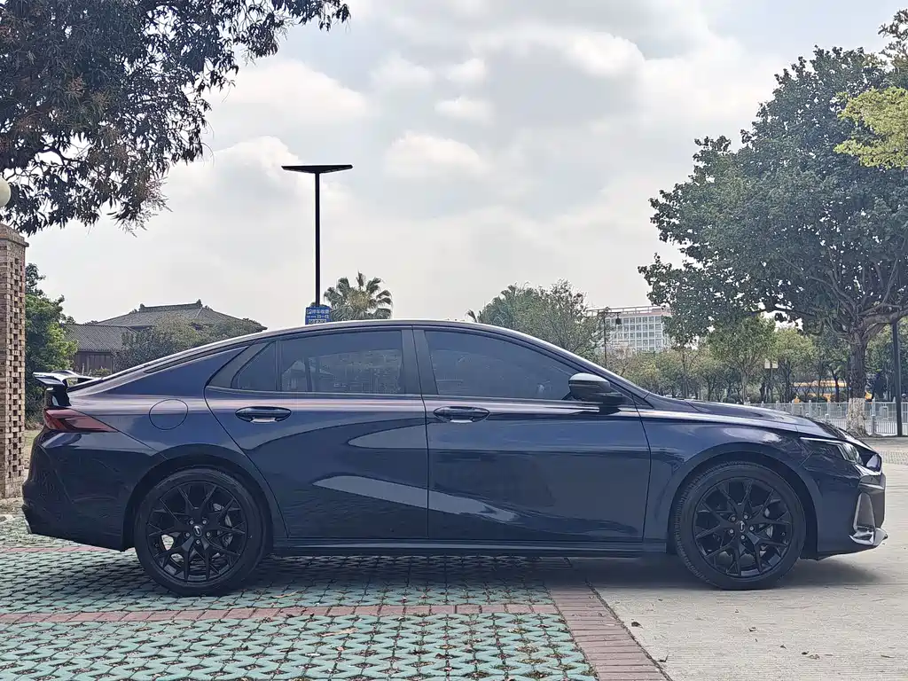 GAC Trumpchi Shadow Leopard 2022 270T DCT J16 Galaxy Fighter Edition 2023 - thumbnail 4