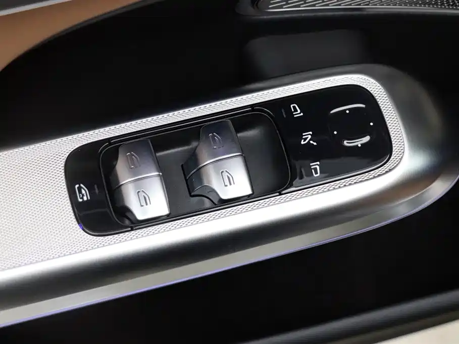 Mercedes-Benz Mercedes-Benz E-Class 2025 Model Year Facelift E 300 L Luxury 2025 - thumbnail 11