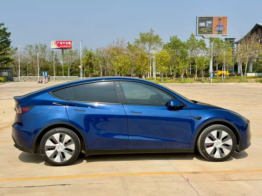Tesla Model Y 2022 Rear-Wheel Drive 2022 - thumbnail 5