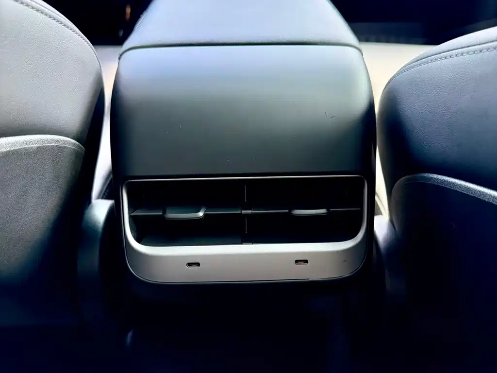 Tesla Model Y 2022 Rear-Wheel Drive 2022 - thumbnail 17