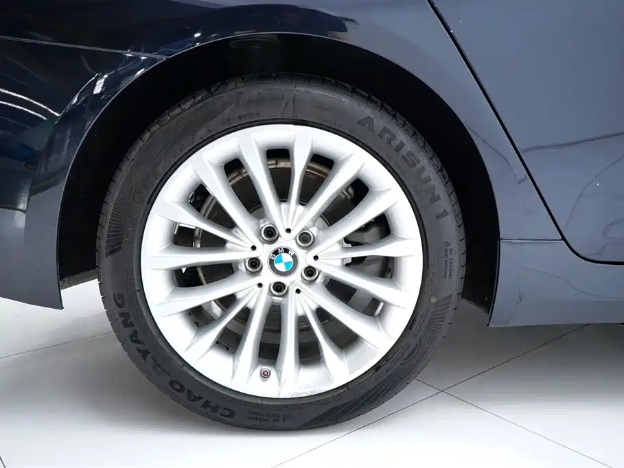 BMW BMW 5 Series 2021 Model Year Facelift 525Li Luxury Package 2021 - thumbnail 10