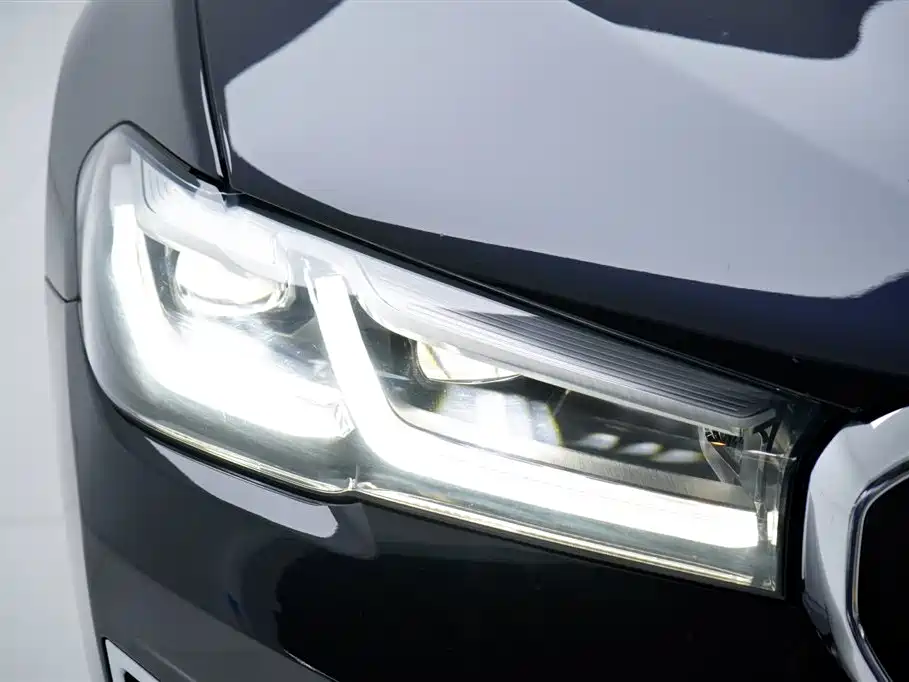 BMW BMW 5 Series 2021 Model Year Facelift 525Li Luxury Package 2021 - thumbnail 12