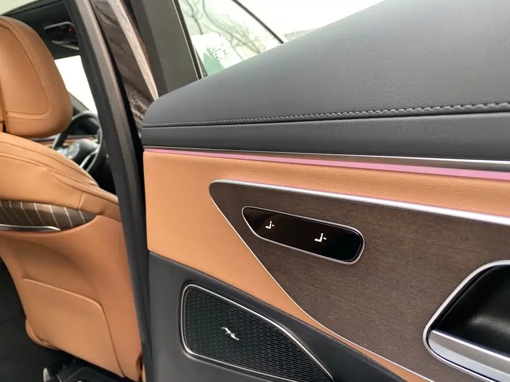 Mercedes-Benz Mercedes-Benz E-Class 2024 E 350 e L Plug-in Hybrid Sedan 2024 - thumbnail 10
