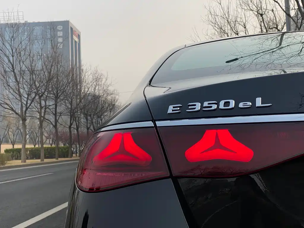 Mercedes-Benz Mercedes-Benz E-Class 2024 E 350 e L Plug-in Hybrid Sedan 2024 - thumbnail 14