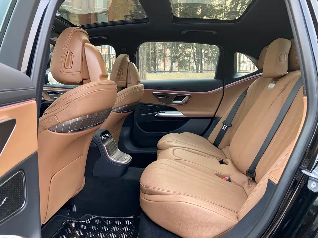 Mercedes-Benz Mercedes-Benz E-Class 2024 E 350 e L Plug-in Hybrid Sedan 2024 - thumbnail 17