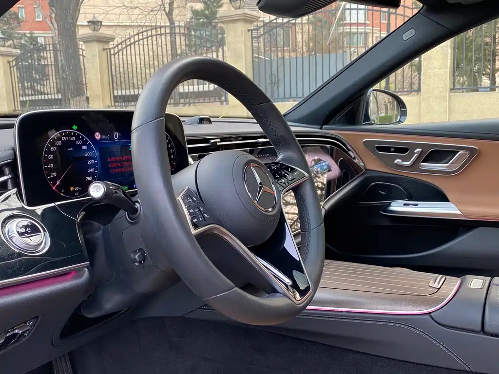 Mercedes-Benz Mercedes-Benz E-Class 2024 E 350 e L Plug-in Hybrid Sedan 2024 - thumbnail 18